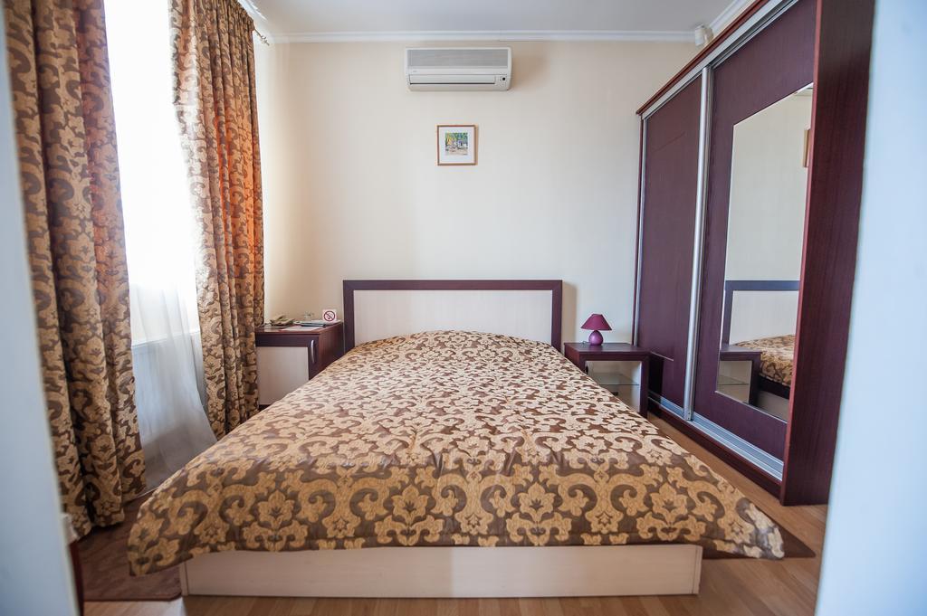 Stella De Lux Hotel Кишинёв Экстерьер фото