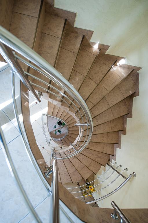 Stella De Lux Hotel Кишинёв Экстерьер фото