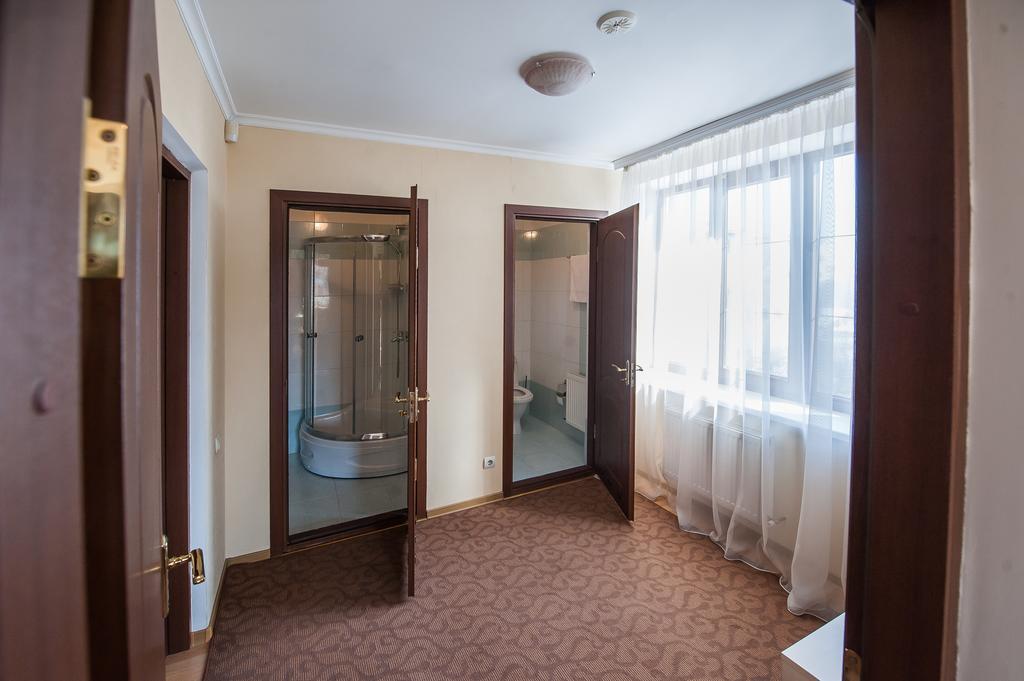 Stella De Lux Hotel Кишинёв Экстерьер фото