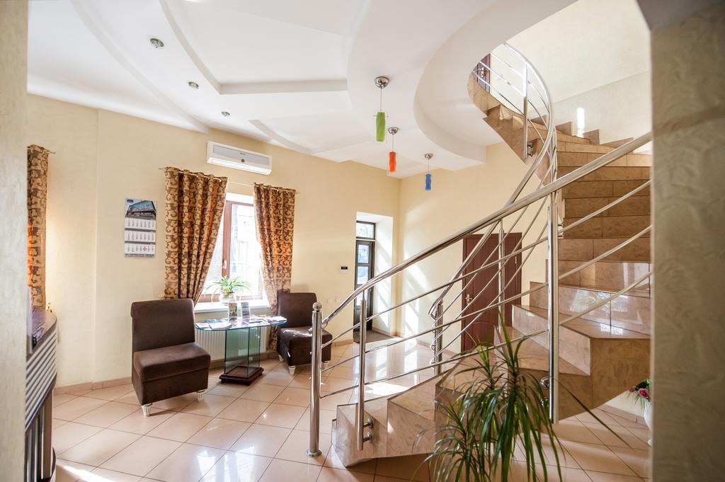 Stella De Lux Hotel Кишинёв Экстерьер фото